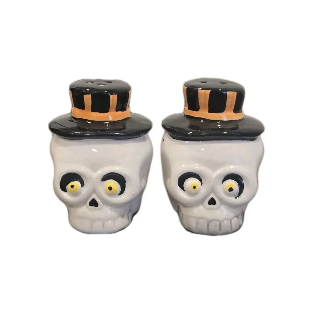New Circus Skeleton Heads Spooky Salt & Pepper Shakers Salt N Pepper Decor